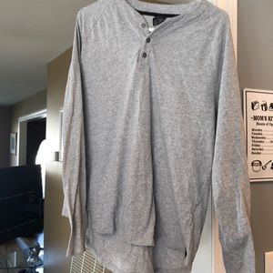 Long sleeve tee shirt